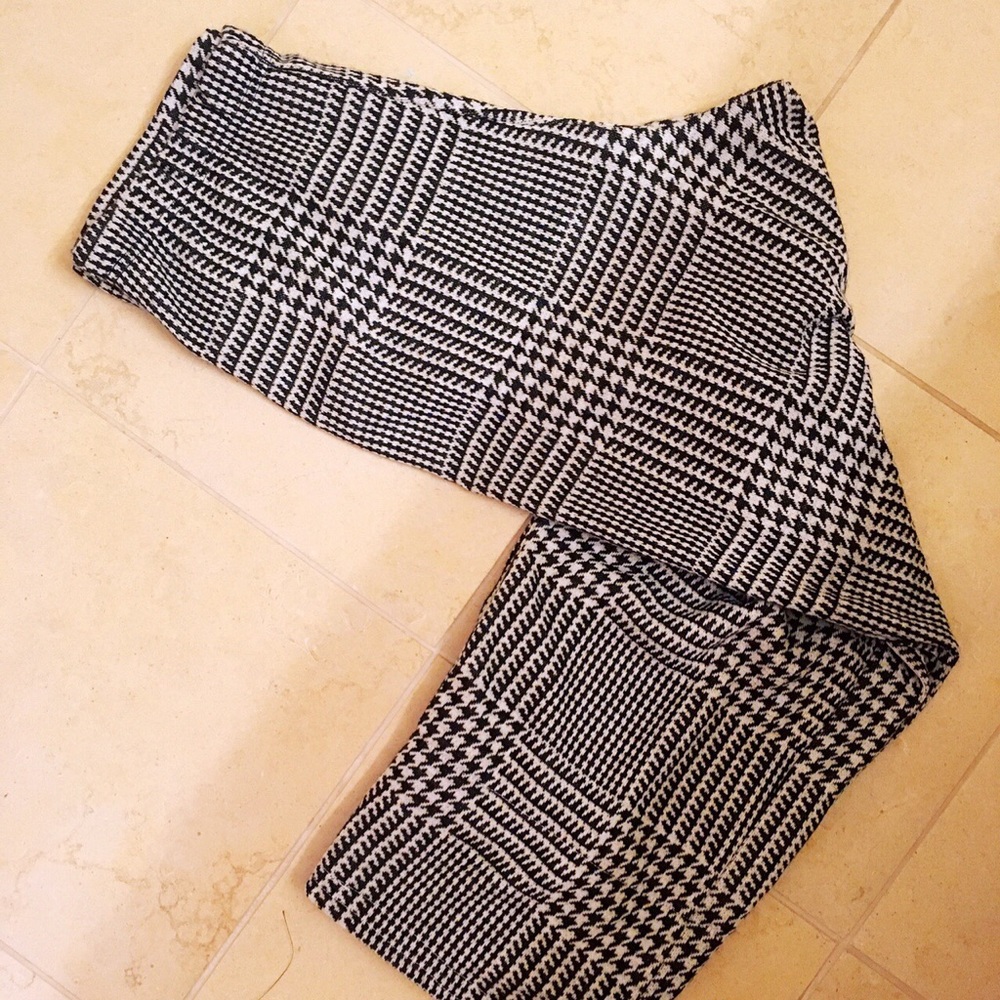 SOLD ON DEPOP Nina Leonard Houndstooth Pants